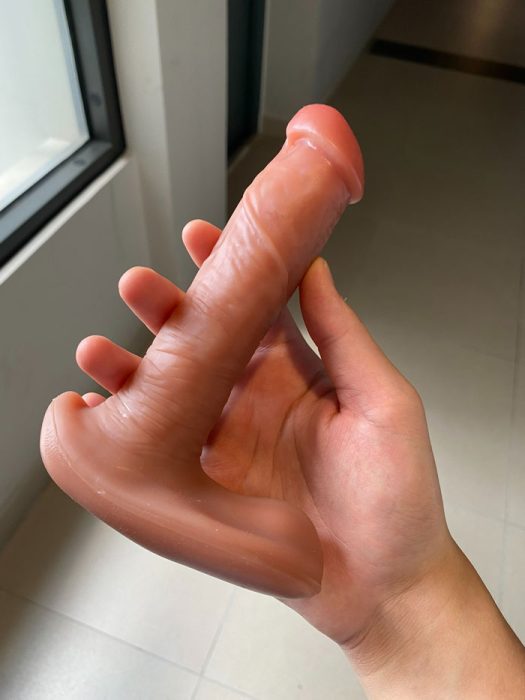 Dương vật rung thụt tự động gắn quần lót